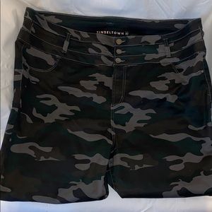 Camo Pants - Plus size